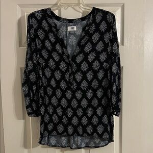 Old Navy Black and White Floral Blouse